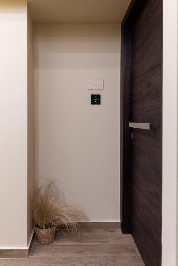 Minos By Agora Luxury Apartments In The Heart Of Heraklion Kültér fotó